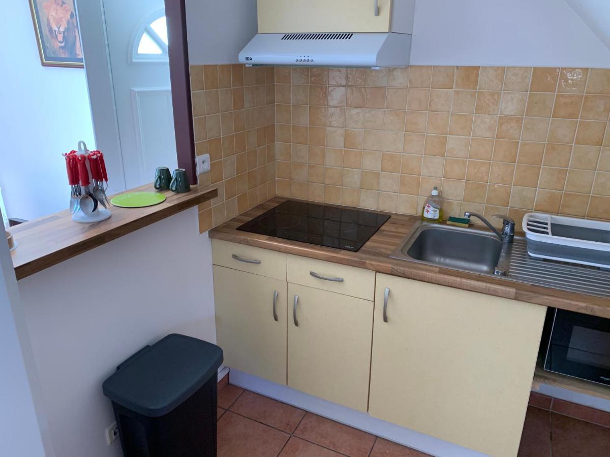 Apartment Situe Pres Des Plages Et Du Golf *