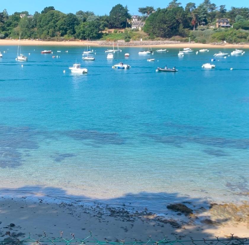 Situe Pres Des Plages Et Du Golf Apartment
